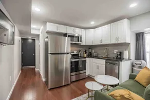 Cozy 1/1 | Center City | Sleeps 4 | 2 Beds - Image 3