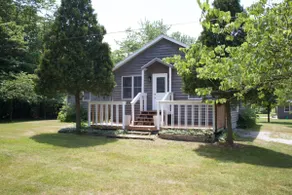 Cozy Sawyer Beach Cottage- Walk to Warren Dunes - Image 3