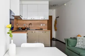 Modern Remote Working Flat: SmartTV & Free Parking - Image 4