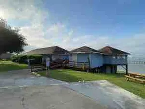 Catchy 2bed/1Bath Water Front View - Image 5