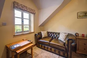 Woodleighton Cottages - Image 3