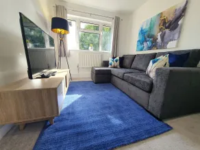 Lovely 2- Bedroom flat in Bedfordshire - Image 2