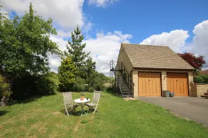 Self Contained Apartment in the The Cotswolds - Image 4