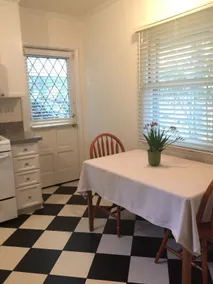 Gracious Historical Cottage on Tranquil Estate - Image 5