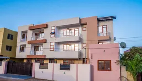 YvonneEx Luxury Apartments - Image 3