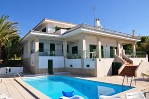 Stunning ocean views, with a pool and Wi-Fi - Image 2