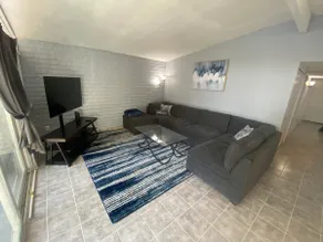 Charming Central Townhome, Gem on Grant Road - Image 4
