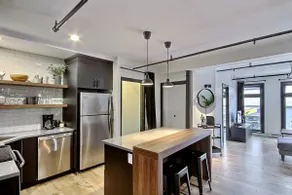 Le Gentleman // Downtown spacious condo - Image 3