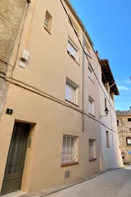 A quiet, well-connected corner (B) - Image 4