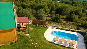 Wooden Villa with Pool and Jacuzzi - Image 4