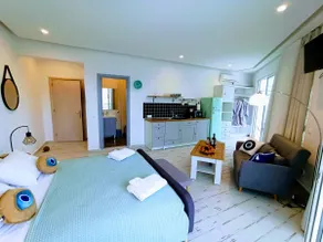 YourSecondHome:Studio with sun deck -walk to beach - Image 2