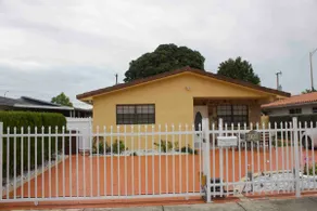 Modern Vacation home - 10 Min from MIA Airport - Image 2