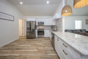 Casa flower centrally located - Image 5