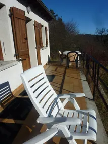 Country house with terrace and fireplace - Image 5