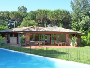 Villa encantadora, piscina privada e jardim, na costa da Toscana - Image 2