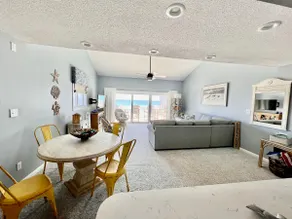 Top Floor Oceanfront Condo, beautifully decorated - Image 4