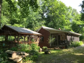 Holyfield Cabin and Bunkhouse - Image 2