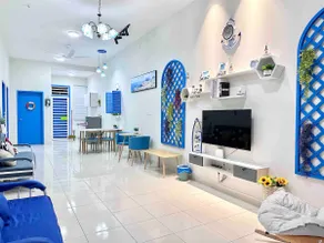 The Blue Memories Homestay with Mediterranean Style - Image 4