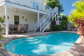 Happy Island Cottage: Heated Pool, 5-Min Walk to Beach, Pet Friendly - Image 2