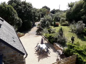 Charming little house near the village Belle-Isle-en-Terre - Image 3