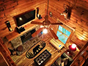 Private Woodsy Oasis Hot Tub Views & Video Games - Image 3