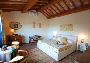 Country House in Green near Civita di Bagnoregio - Image 4