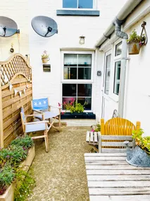 *Seagull Cottage* a hidden gem central Ventnor - Image 3