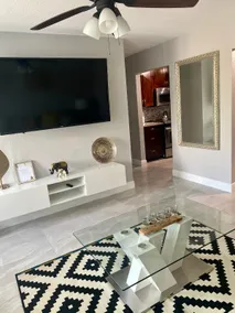 Quiet 3 Bedroom House- Close to Beach & Airport - Image 4