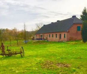 Settler's house with its own sauna - Image 5