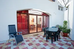 Apartment with garden sleeps 4+1 - Image 4