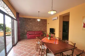 Apartment with garden sleeps 4+1 - Image 5