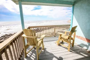 Just Beachy at the Pass- Beachfront property - Image 3