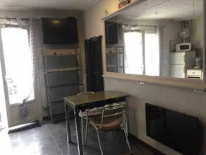 Beautiful studio with courtyard, parking and optional spa - Image 3