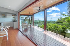 Luxe Coastal Abode, Marcus Beach - Image 2