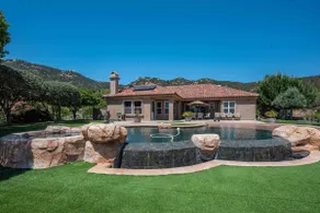 Beautiful private oasis in San Diego serene views - Image 5