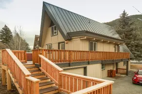 Bara ombyggda A-frame Hus Warm Springs med en italiensk touch. - Image 3