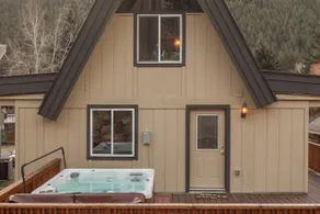 Bara ombyggda A-frame Hus Warm Springs med en italiensk touch. - Image 5