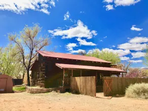 Spacious Cabin in the Vermilion Cliffs Wilderness - Image 4