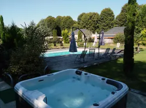 5 bedroom vacation rental - Image 2