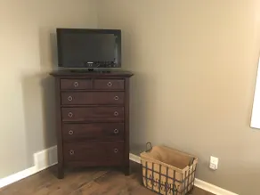 Level Two Cozy Quiet Apartment - Image 3