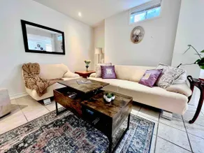 Clean bright pet friendly apartment with parking - Image 4