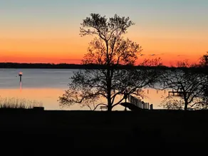 Waterfront South River Edgewater Sunrises & Beach! - Image 4