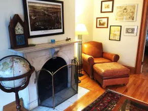 It's a charming Boston townhouse! - Image 3