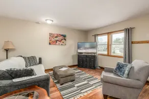 Come relax in our cozy and fresh home! - Image 3