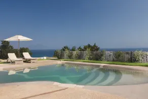 Appartement de vacances avec barbecue, piscine privée et jardin | Vue mer - Image 2