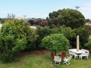 Large Seaside Studio Apartment - Image 4