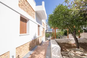 Apartment 4 - Image 5