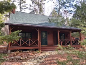 Serene, cozy cottage in the woods - Image 4