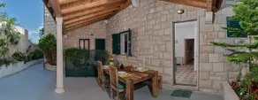 YELLOW APARTMENT - Image 3