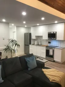 Charming 1 bedroom suite in Central Tsawwassen. - Image 3